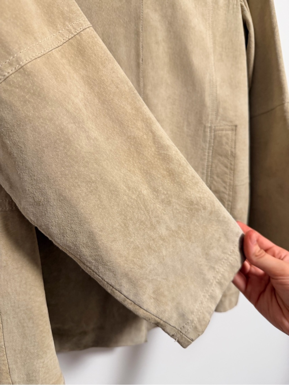 Vintage Danier Beige Suede Jacket with Gold-Tone Buttons - Picture 10 of 16